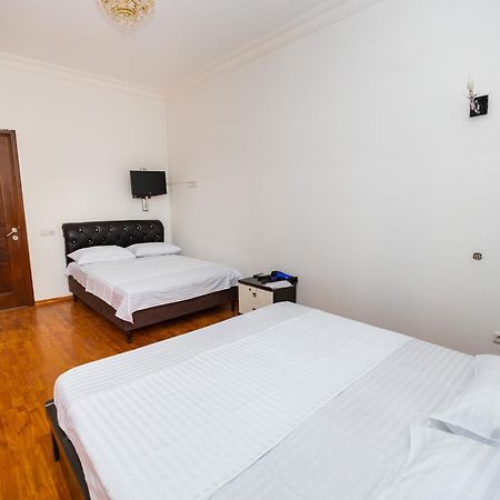 Yan Hotel Erevan Exterior foto
