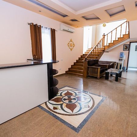Yan Hotel Erevan Exterior foto