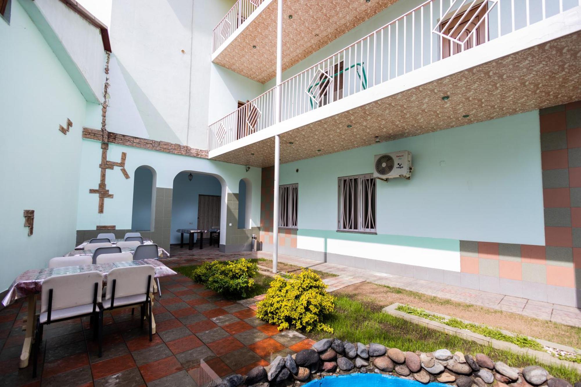 Yan Hotel Erevan Exterior foto