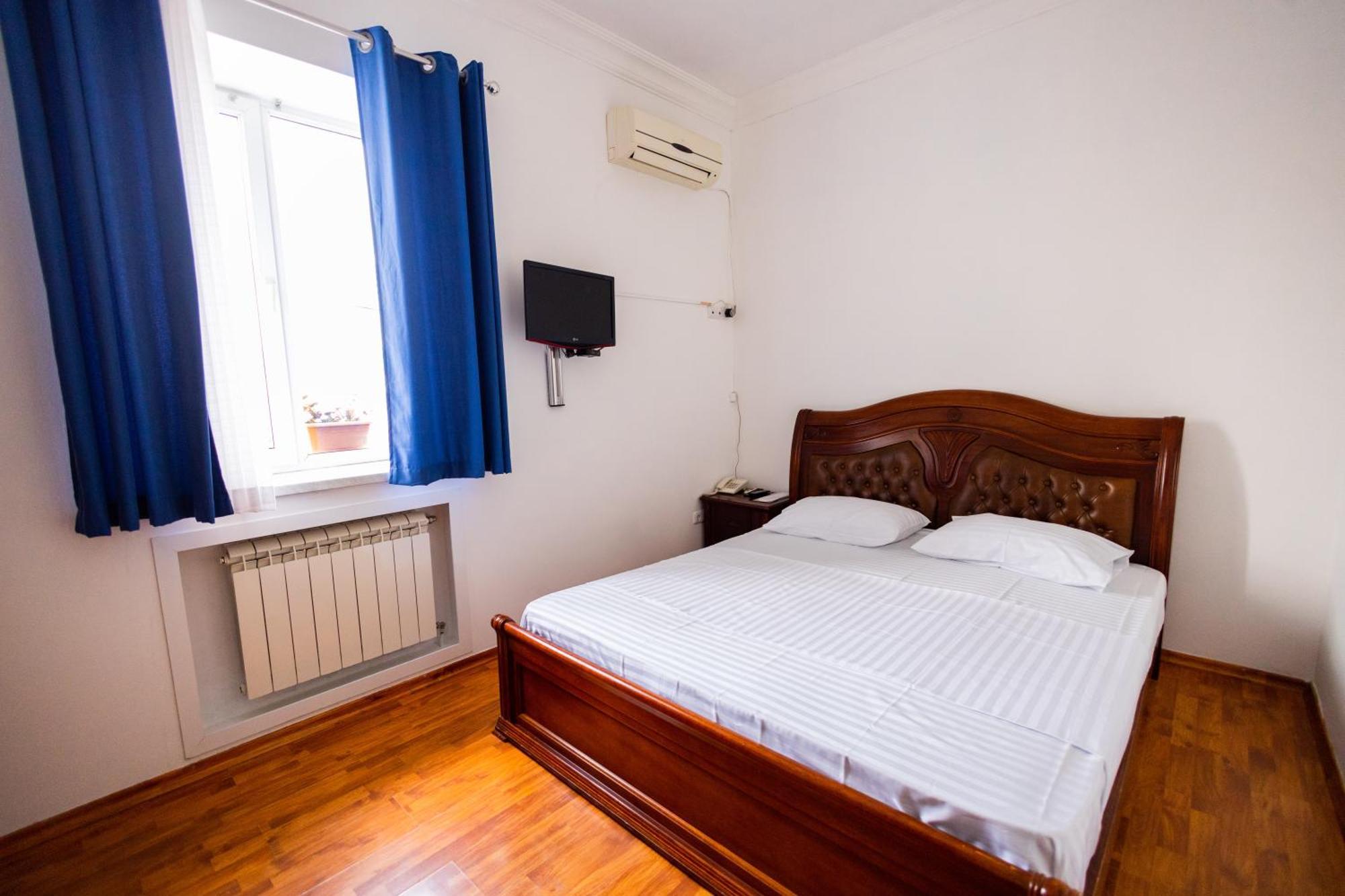 Yan Hotel Erevan Exterior foto