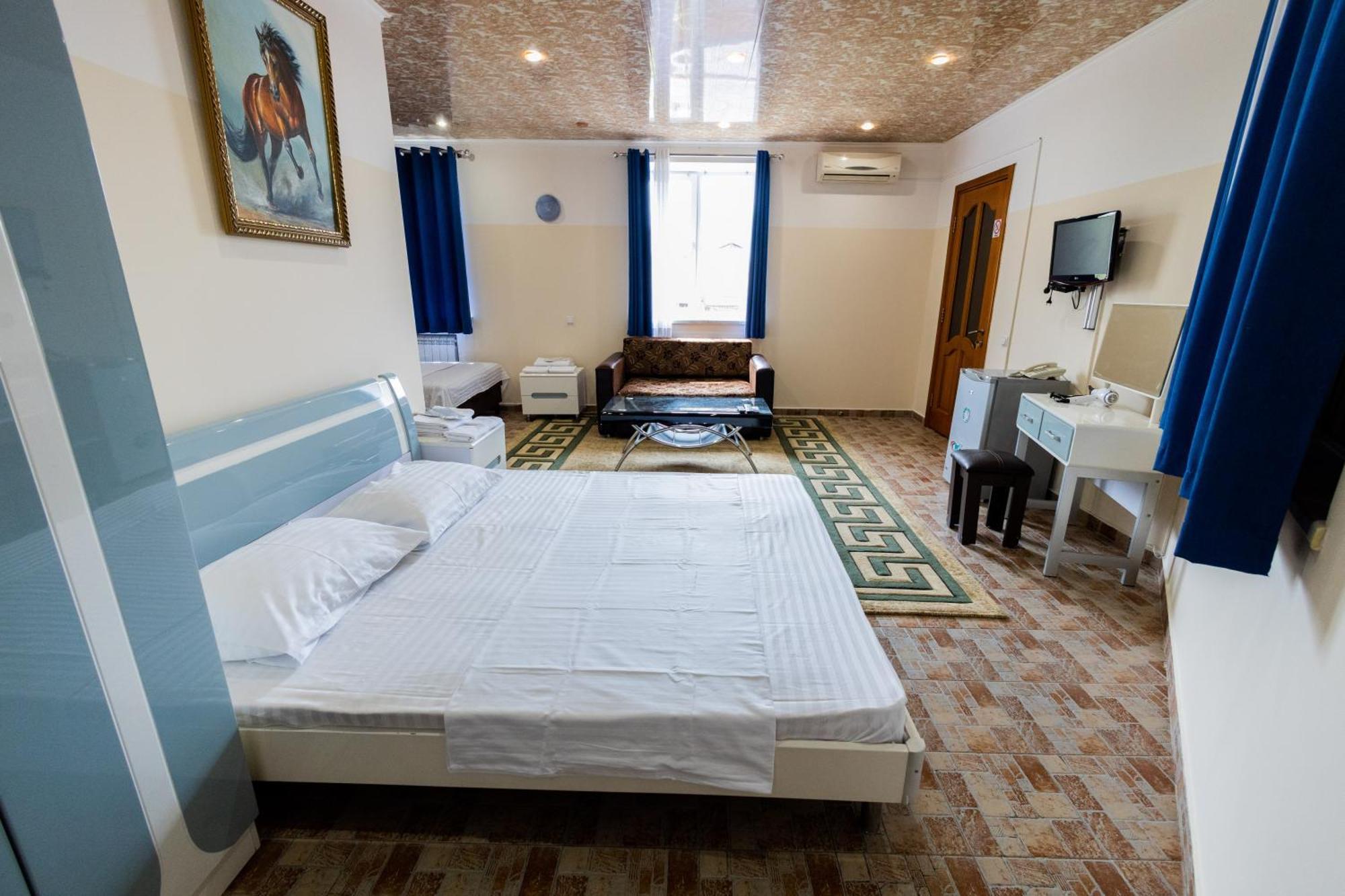 Yan Hotel Erevan Exterior foto
