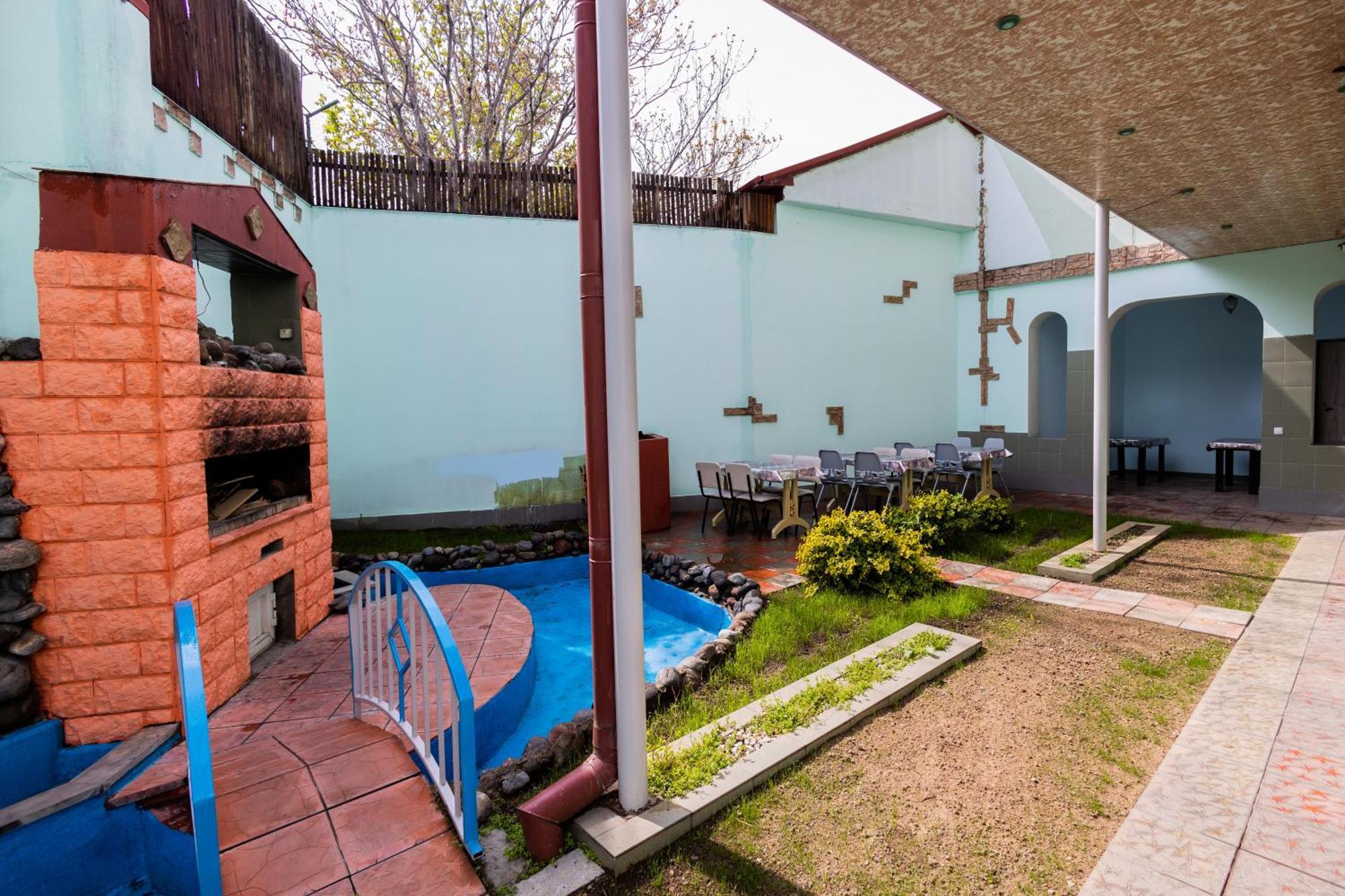 Yan Hotel Erevan Exterior foto